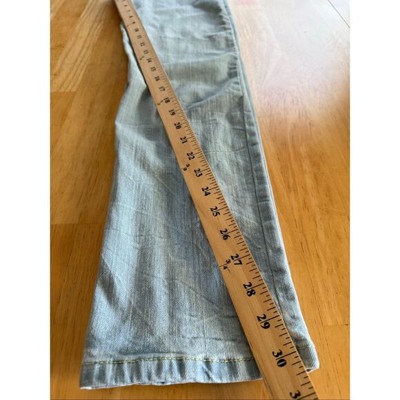 Levi’s 502™ Regular Taper Jeans in light wash denim – Size W28 L28. 16Reg - Picture 9 of 12